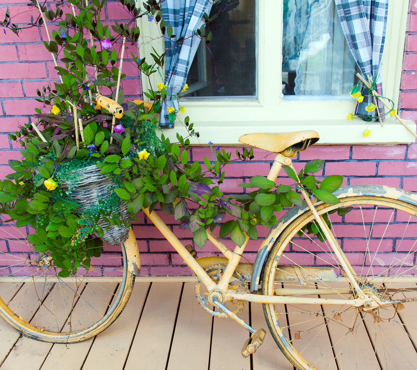 How To Convert An Old Bike Into A Beautiful Planter